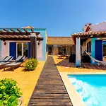 Villa Spacious With Private Pool Ericeira