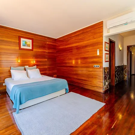 Spacious With Private Pool Ericeira Villa