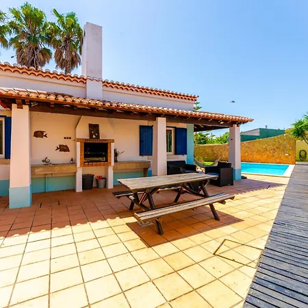 Spacious With Private Pool Ericeira