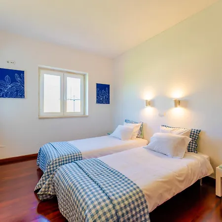 Spacious With Private Pool Ericeira *